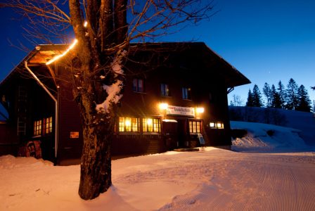 Krunkelbachhütte bei Nacht