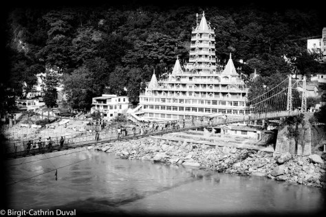 Rishikesh_Bruecke